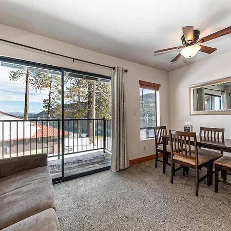 Beautiful Studio W/ Lake View #243 At Donner Lake Village